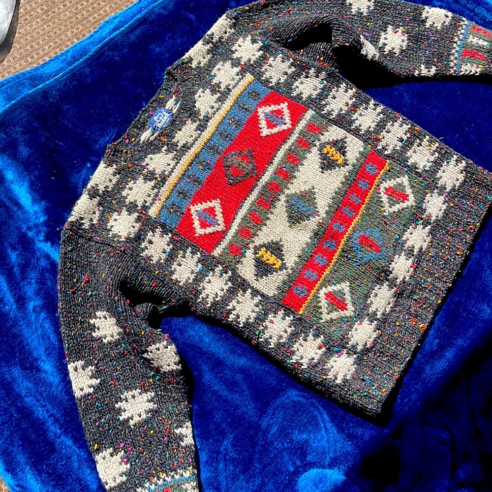 Men’s large wool sweater. Large.